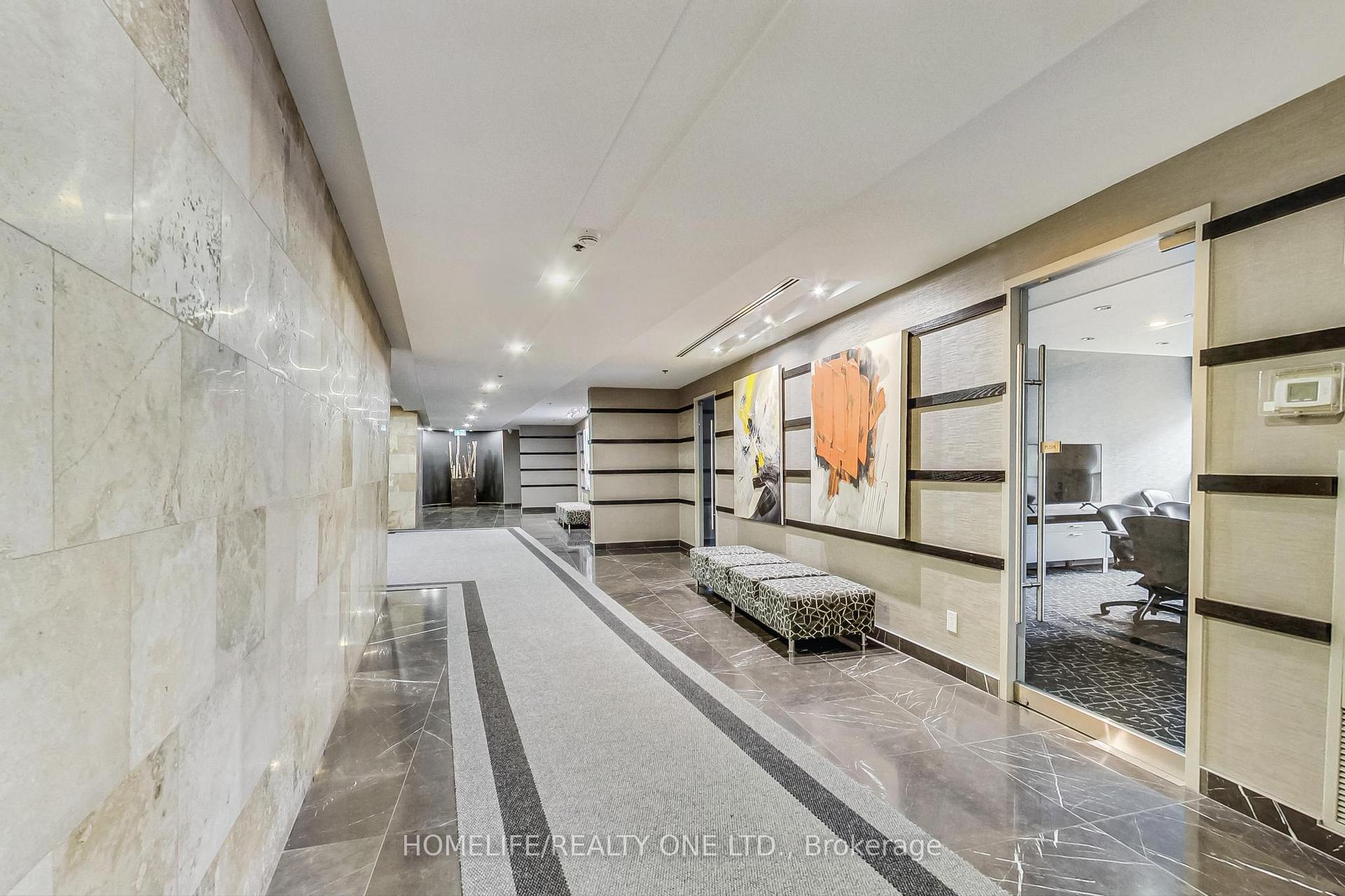 Photo 5 of Unit 3805, 8 Park Road, Toronto, Rosedale-Moore Park — HOMEH