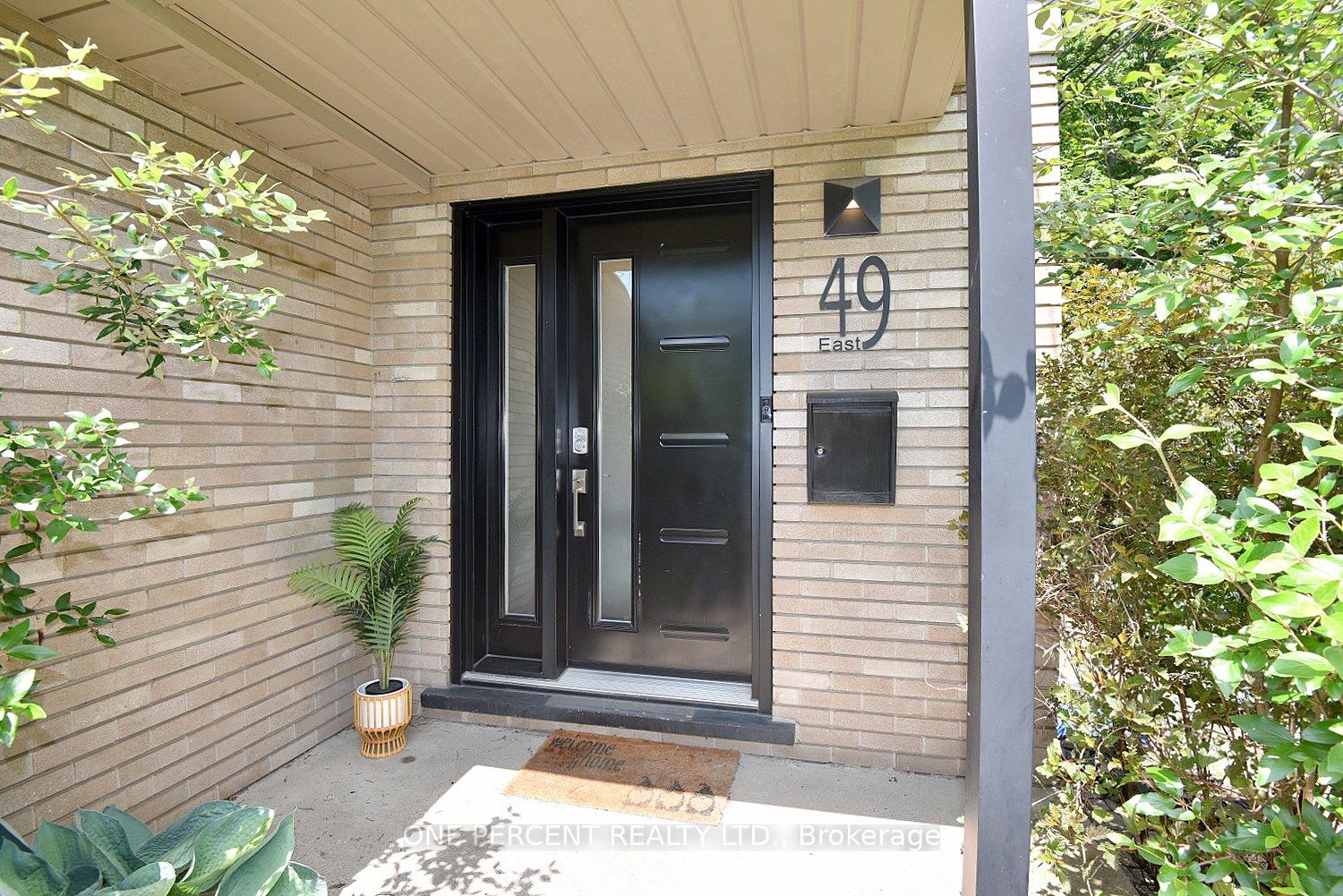 Photo 2 of 49 Park Street E, Hamilton, Dundas — HOMEH