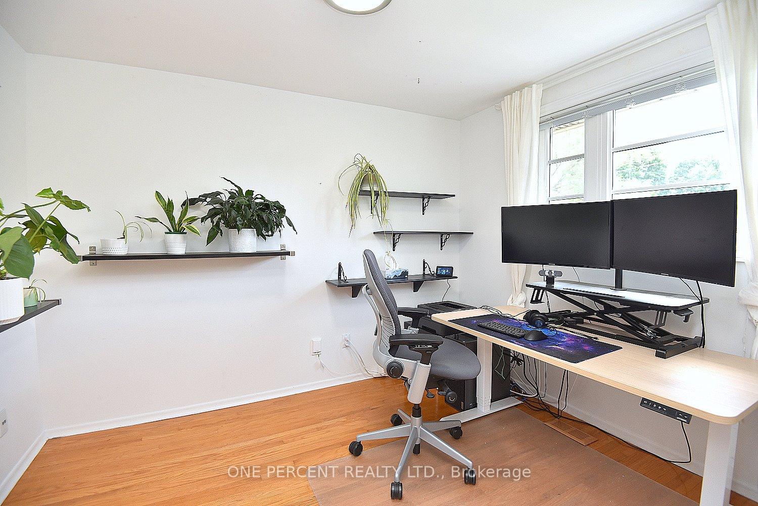 Photo 25 of 49 Park Street E, Hamilton, Dundas — HOMEH
