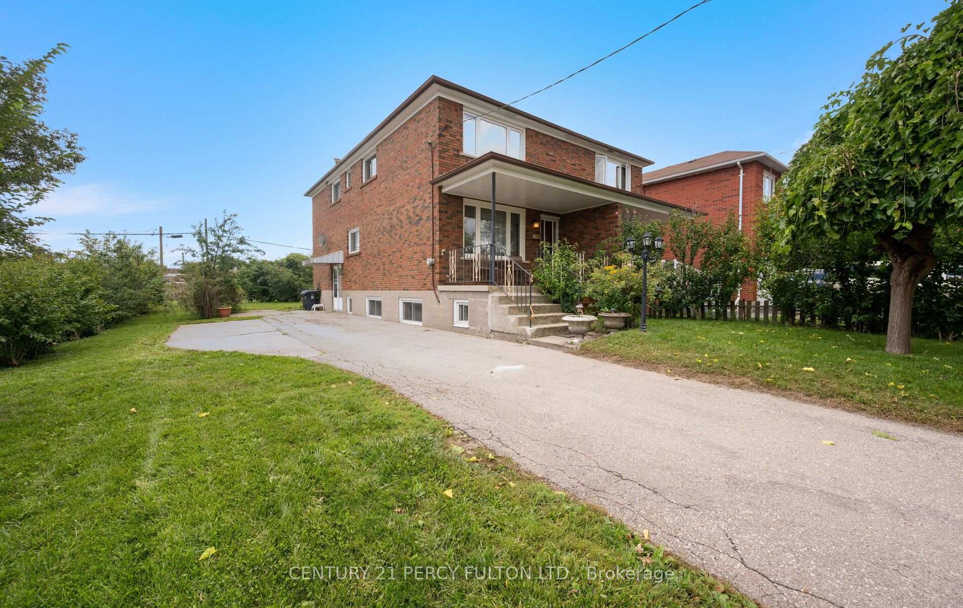 Photo 1 of 27 Willingdon Avenue, Scarborough, Birchcliffe-Cliffside — HOMEH