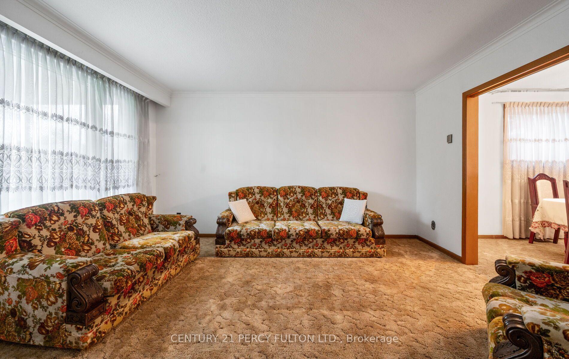 Photo 4 of 27 Willingdon Avenue, Scarborough, Birchcliffe-Cliffside — HOMEH