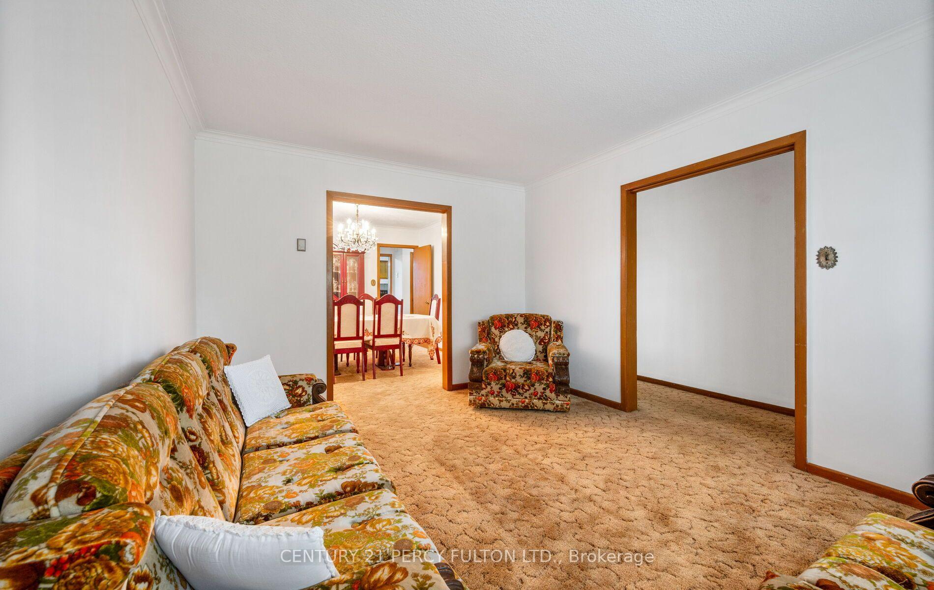 Photo 5 of 27 Willingdon Avenue, Scarborough, Birchcliffe-Cliffside — HOMEH