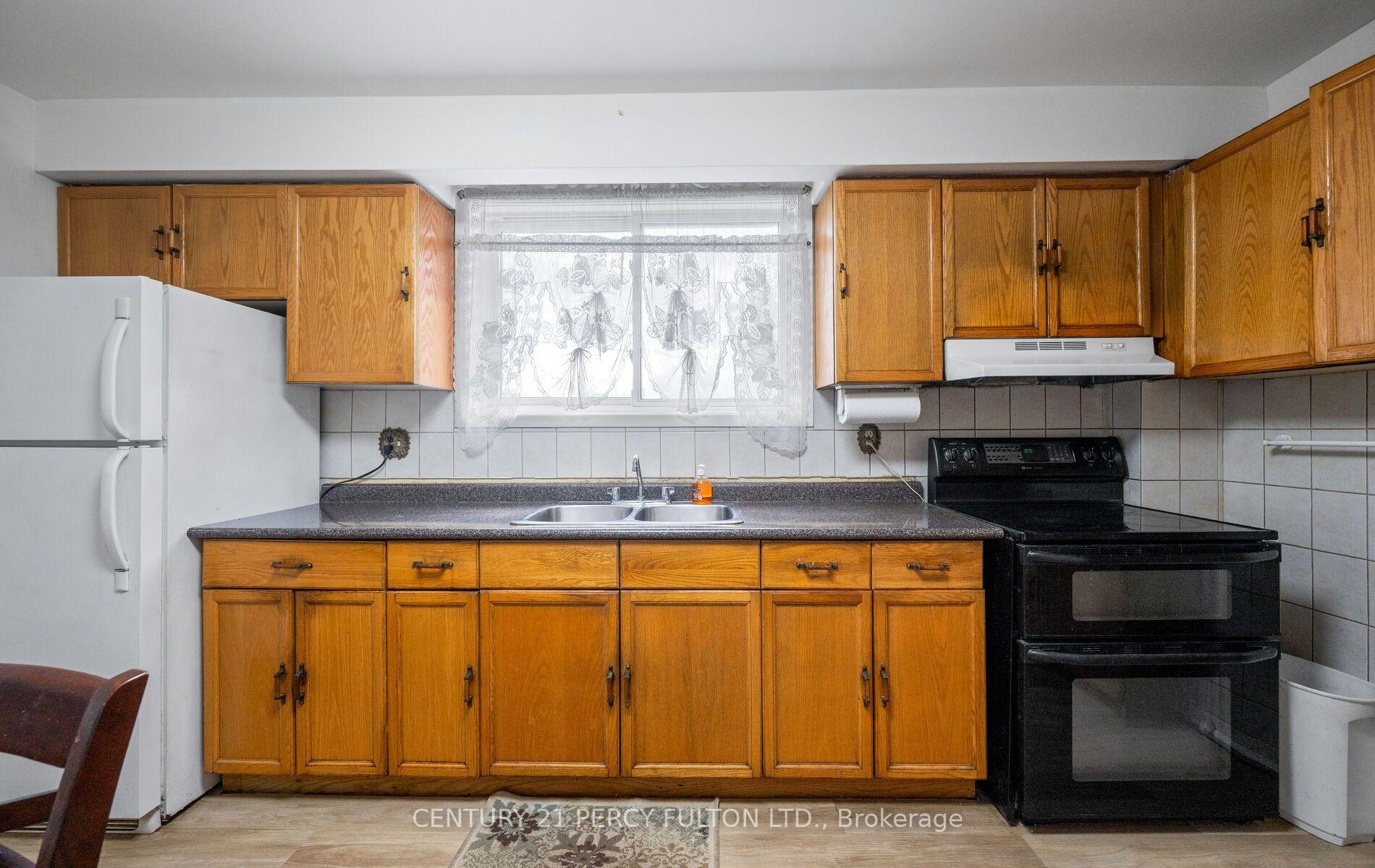 Photo 10 of 27 Willingdon Avenue, Scarborough, Birchcliffe-Cliffside — HOMEH