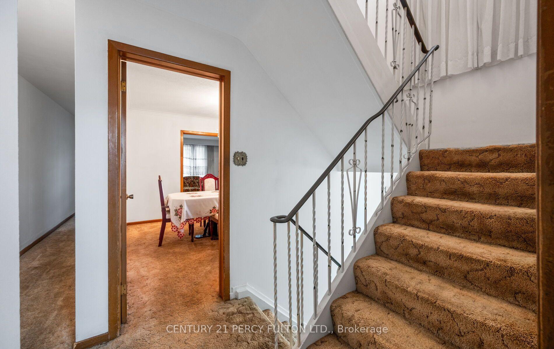 Photo 11 of 27 Willingdon Avenue, Scarborough, Birchcliffe-Cliffside — HOMEH