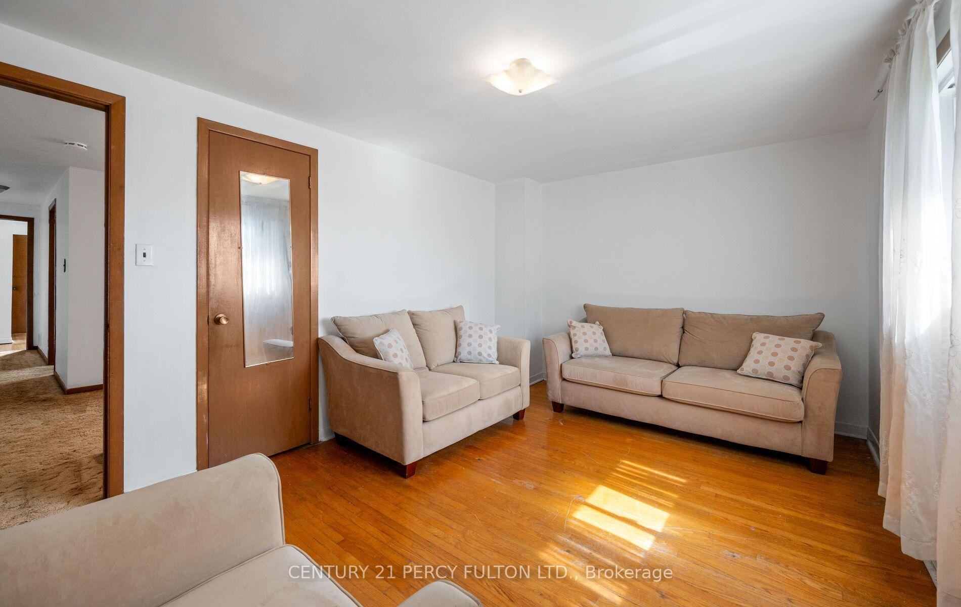 Photo 15 of 27 Willingdon Avenue, Scarborough, Birchcliffe-Cliffside — HOMEH