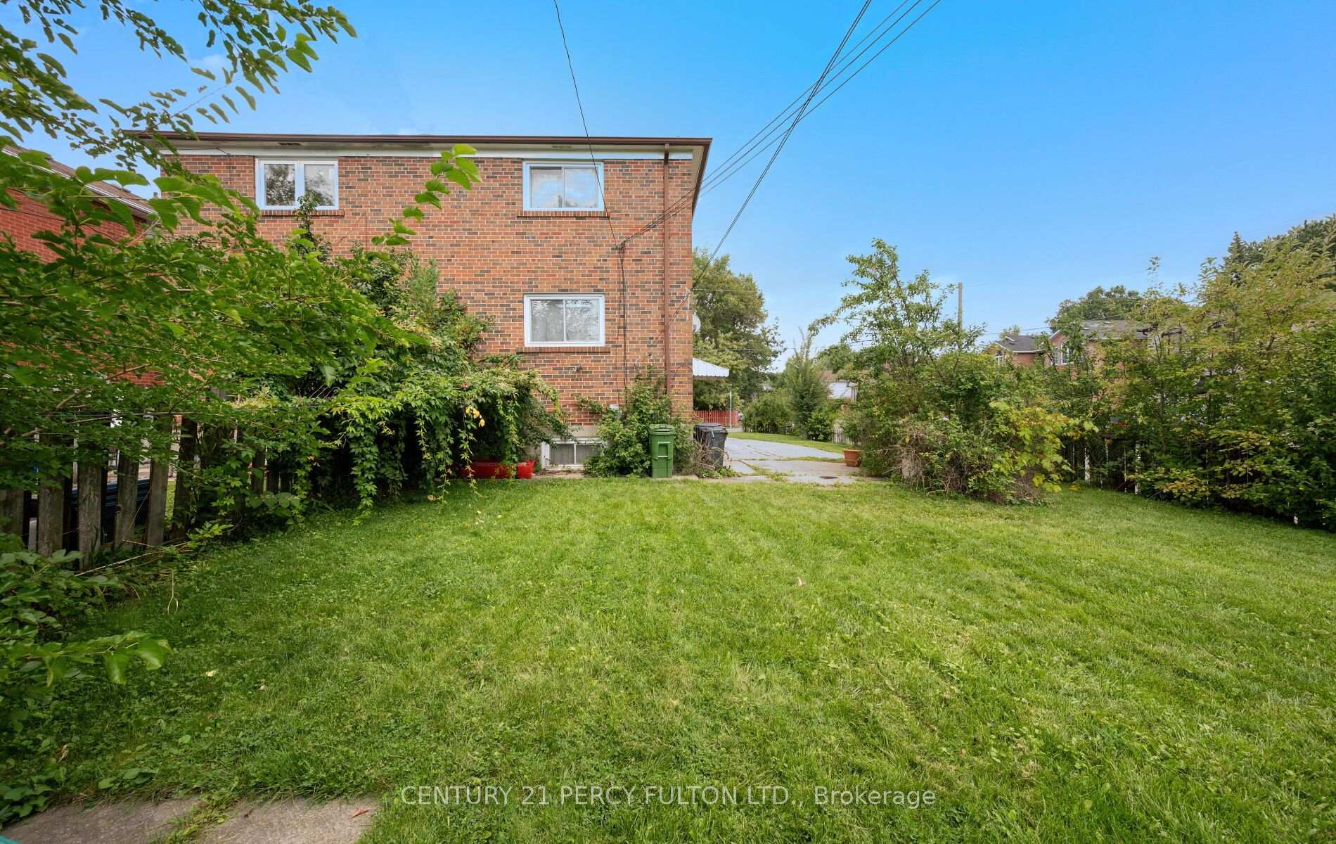 Photo 21 of 27 Willingdon Avenue, Scarborough, Birchcliffe-Cliffside — HOMEH