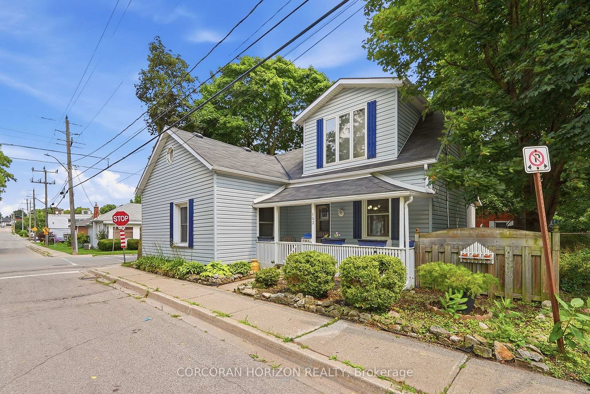 Front of 153 Montrose Street N