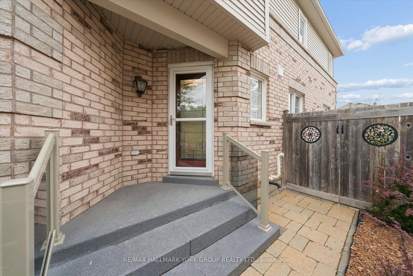 Photo 5 of 1384 Forest Street, Innisfil, Alcona — HOMEH