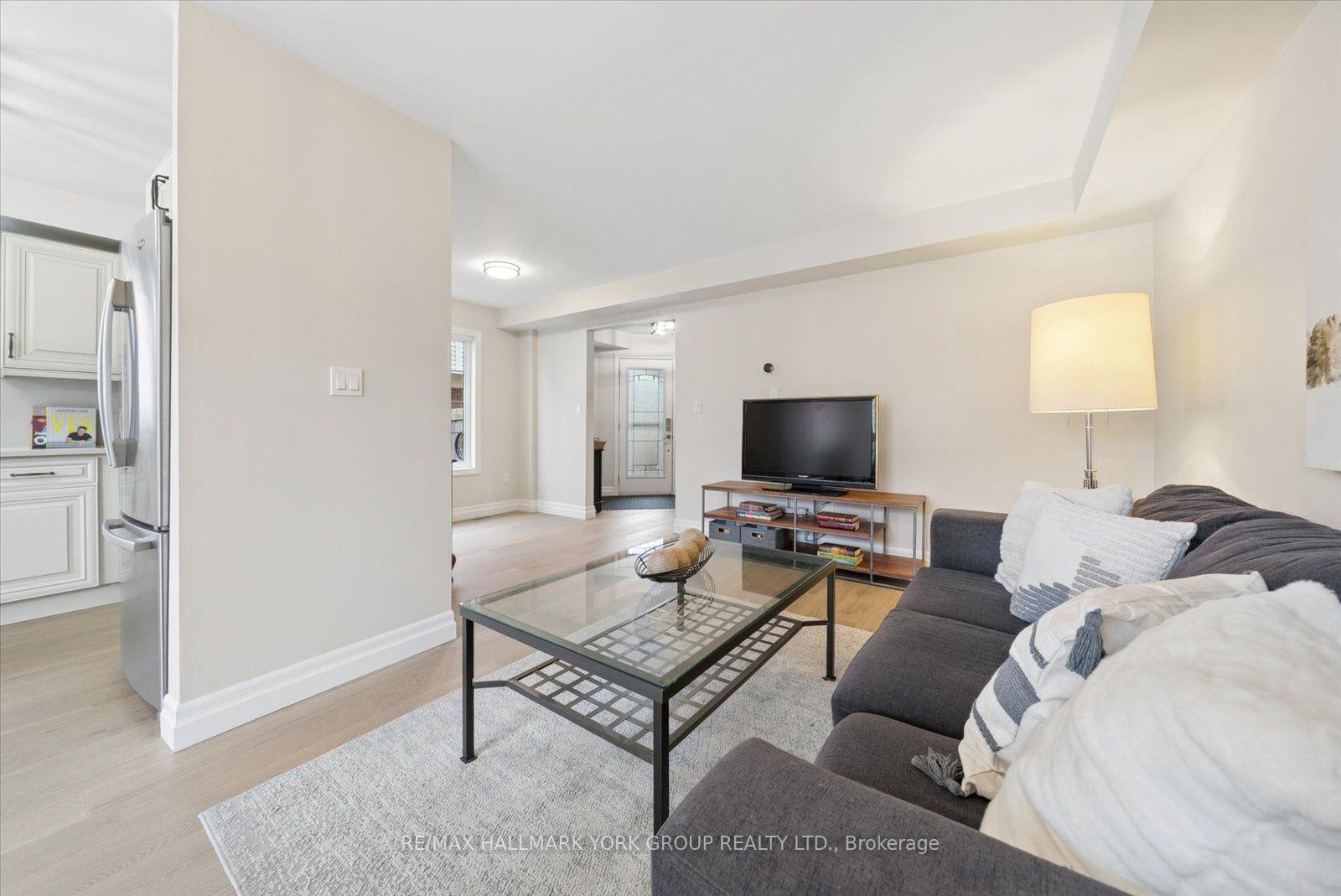 Photo 10 of 1384 Forest Street, Innisfil, Alcona — HOMEH