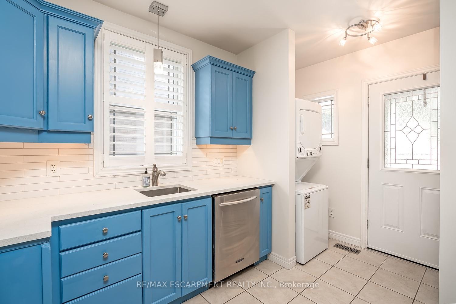 Photo 5 of 65 Kenilworth Avenue S, Hamilton, Bartonville — HOMEH