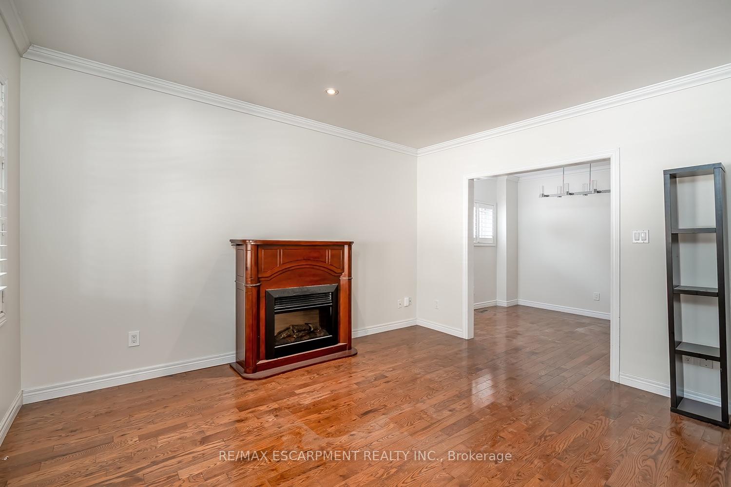 Photo 8 of 65 Kenilworth Avenue S, Hamilton, Bartonville — HOMEH