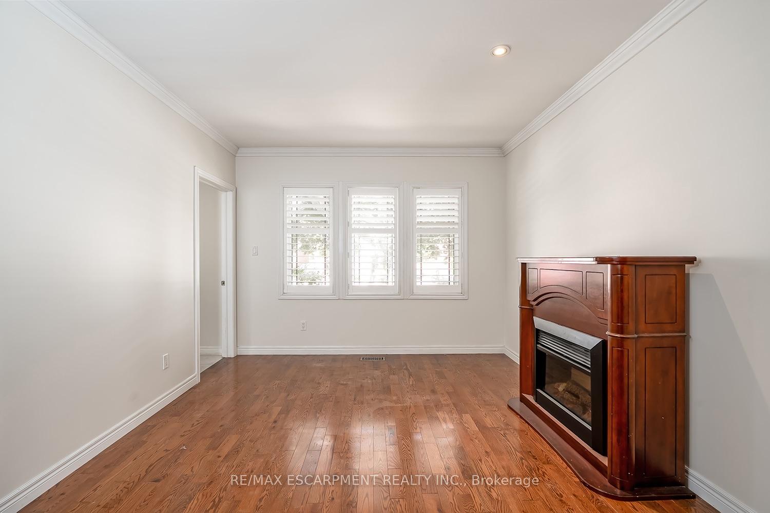 Photo 10 of 65 Kenilworth Avenue S, Hamilton, Bartonville — HOMEH