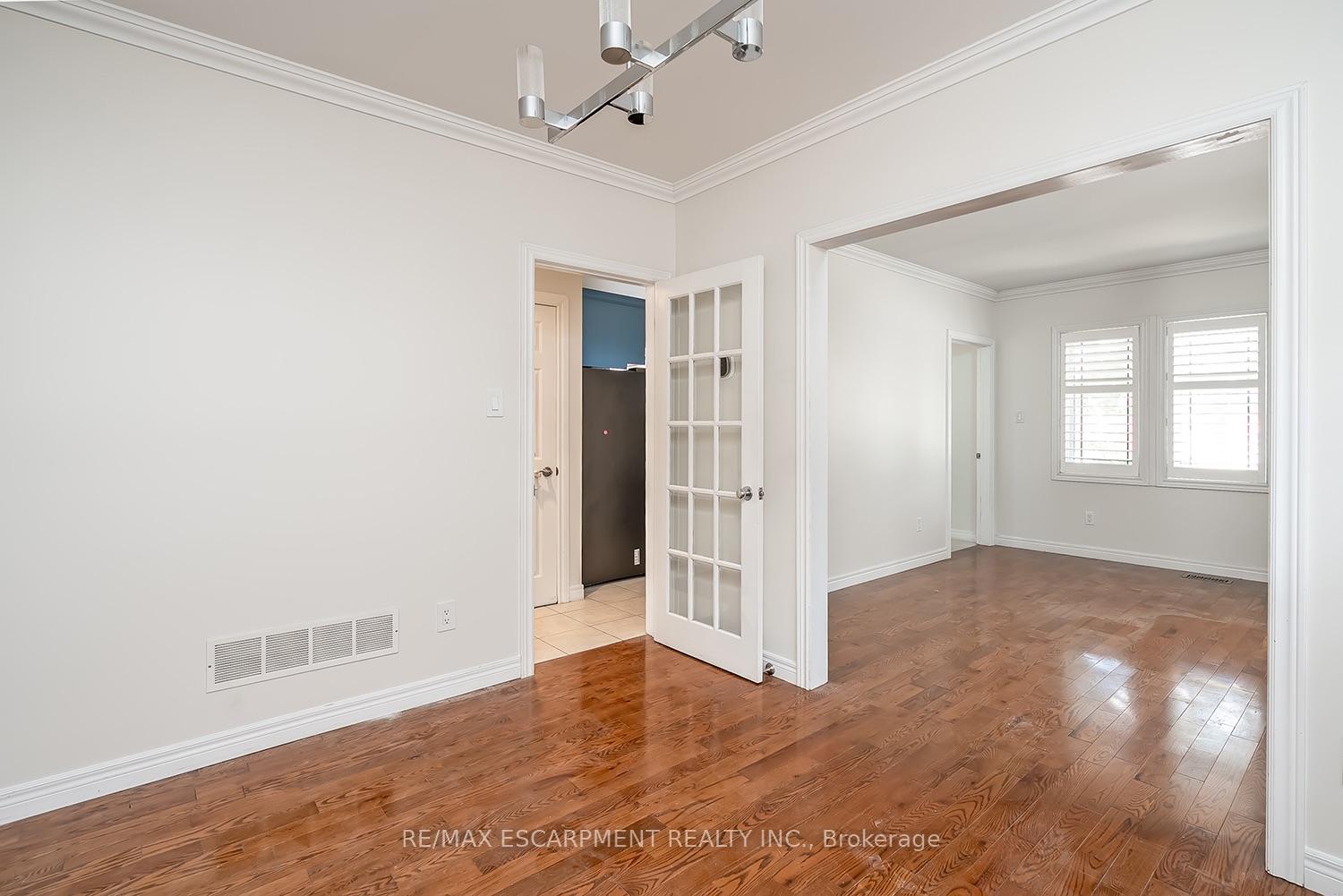 Photo 13 of 65 Kenilworth Avenue S, Hamilton, Bartonville — HOMEH
