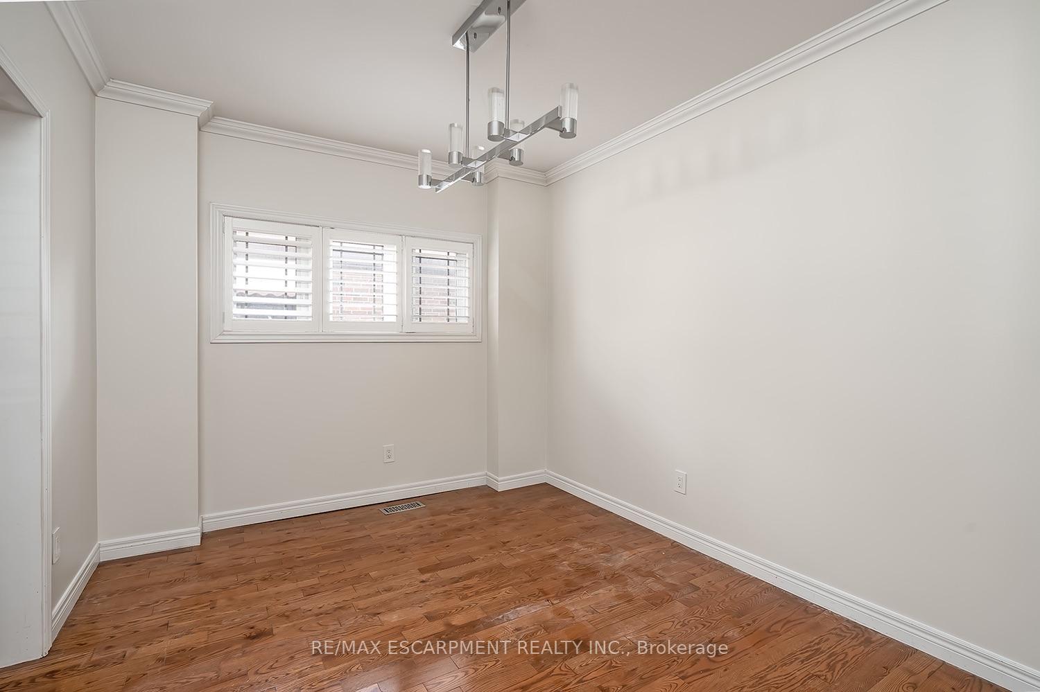 Photo 14 of 65 Kenilworth Avenue S, Hamilton, Bartonville — HOMEH