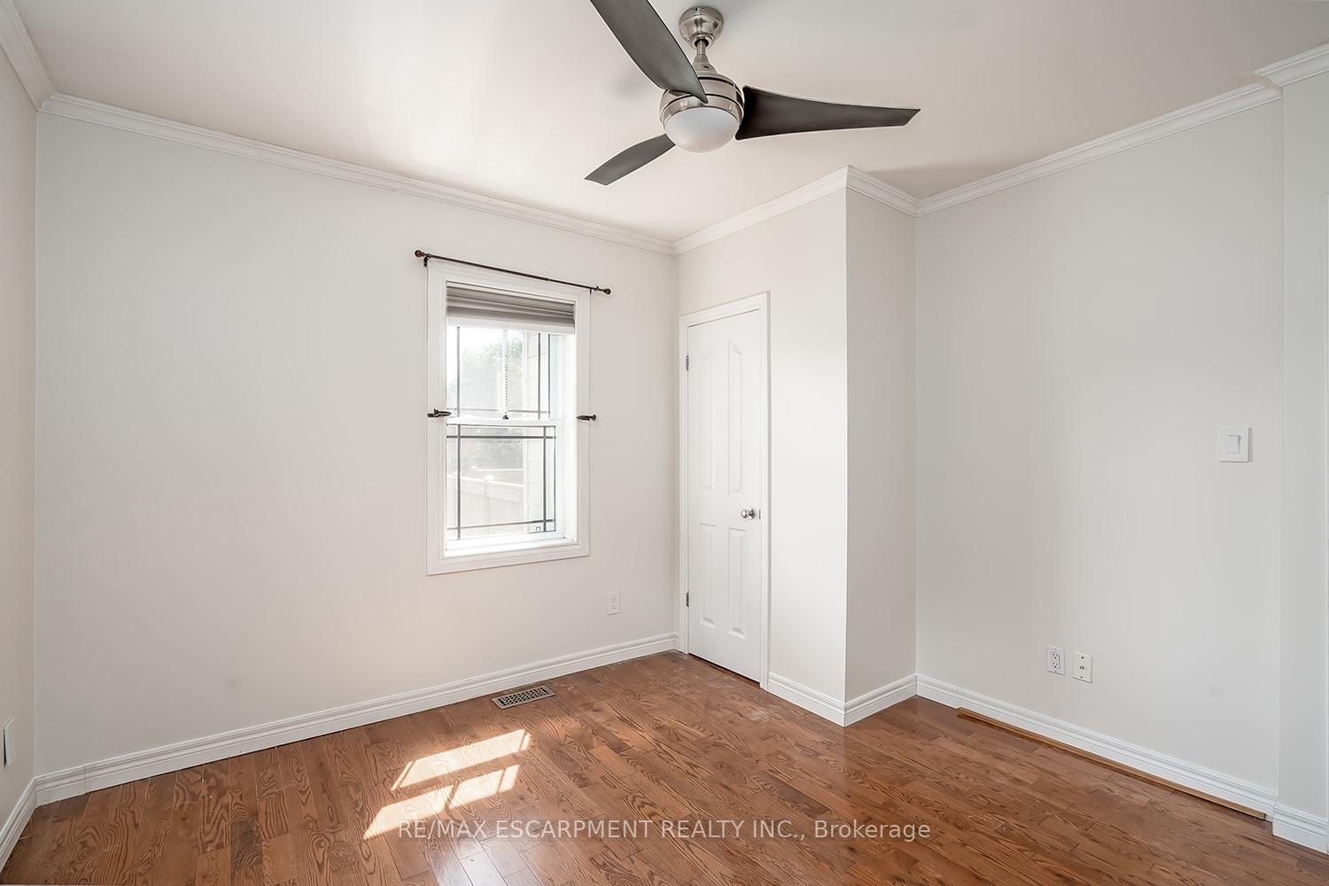 Photo 16 of 65 Kenilworth Avenue S, Hamilton, Bartonville — HOMEH
