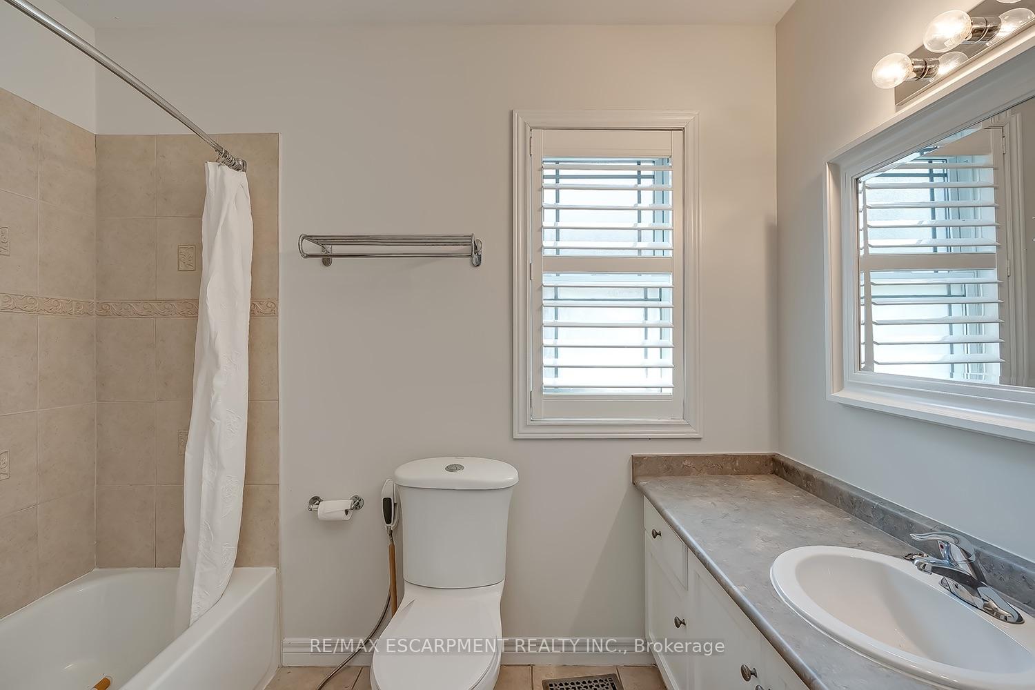 Photo 21 of 65 Kenilworth Avenue S, Hamilton, Bartonville — HOMEH