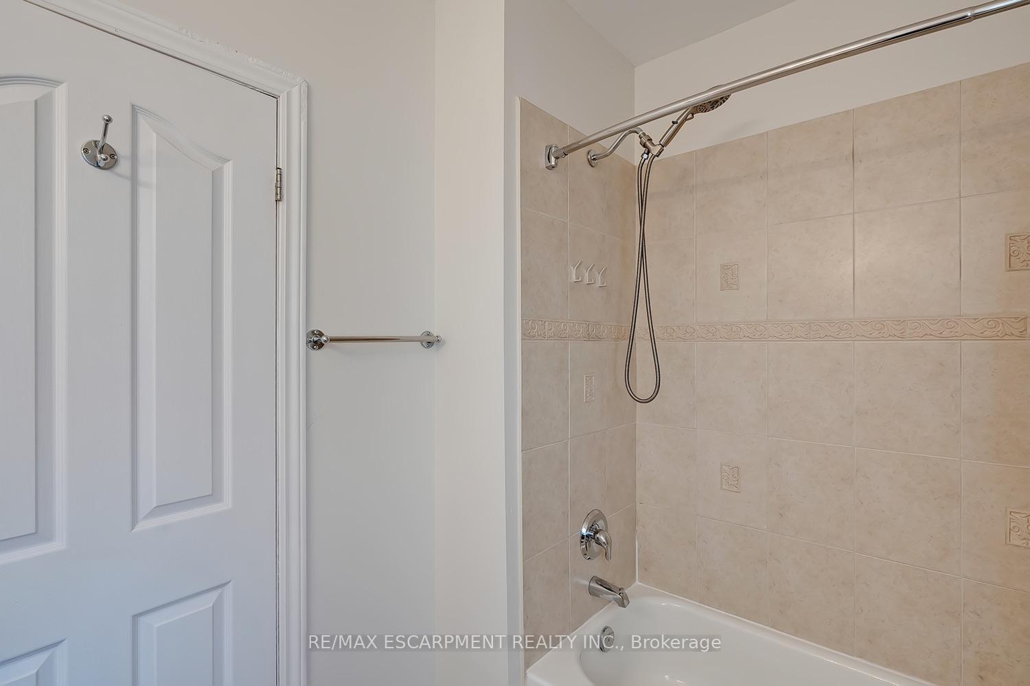 Photo 22 of 65 Kenilworth Avenue S, Hamilton, Bartonville — HOMEH