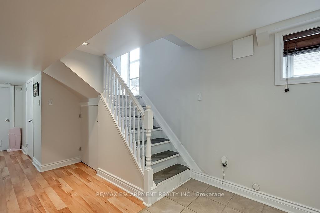 Photo 25 of 65 Kenilworth Avenue S, Hamilton, Bartonville — HOMEH
