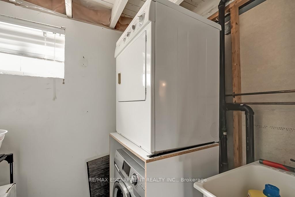 Photo 35 of 65 Kenilworth Avenue S, Hamilton, Bartonville — HOMEH