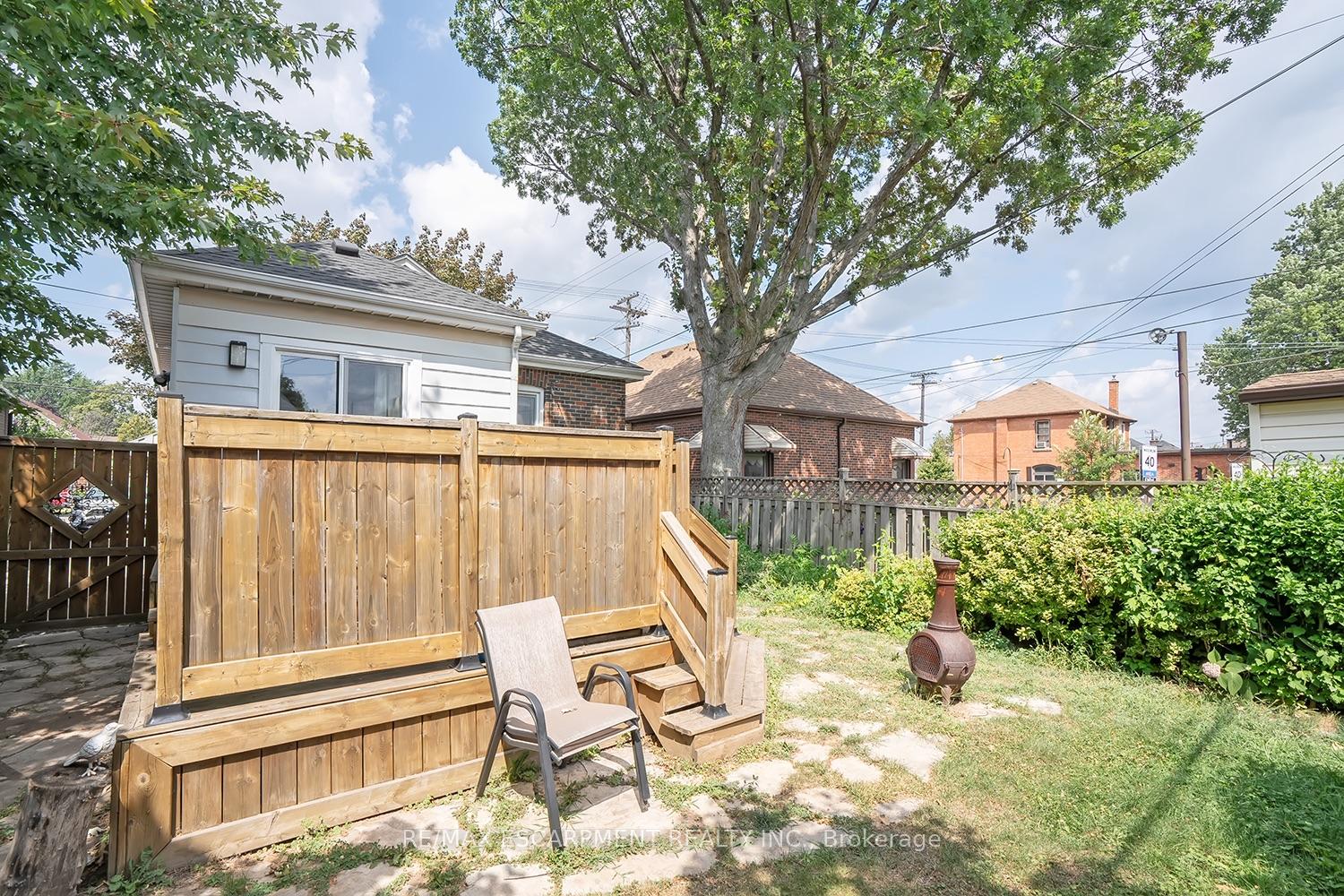 Photo 38 of 65 Kenilworth Avenue S, Hamilton, Bartonville — HOMEH