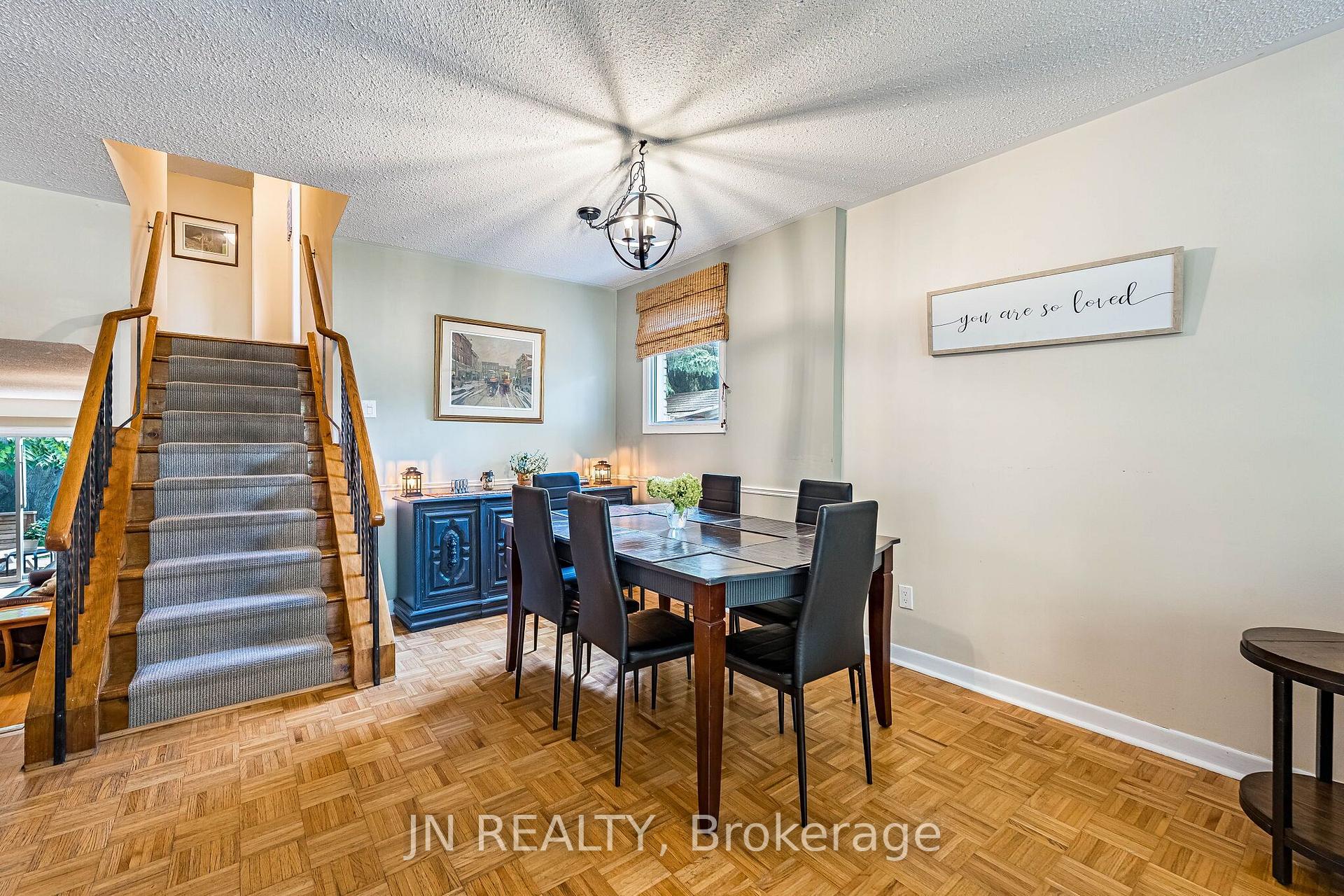 Photo 10 of 49 School Street, East Gwillimbury, Holland Landing — HOMEH
