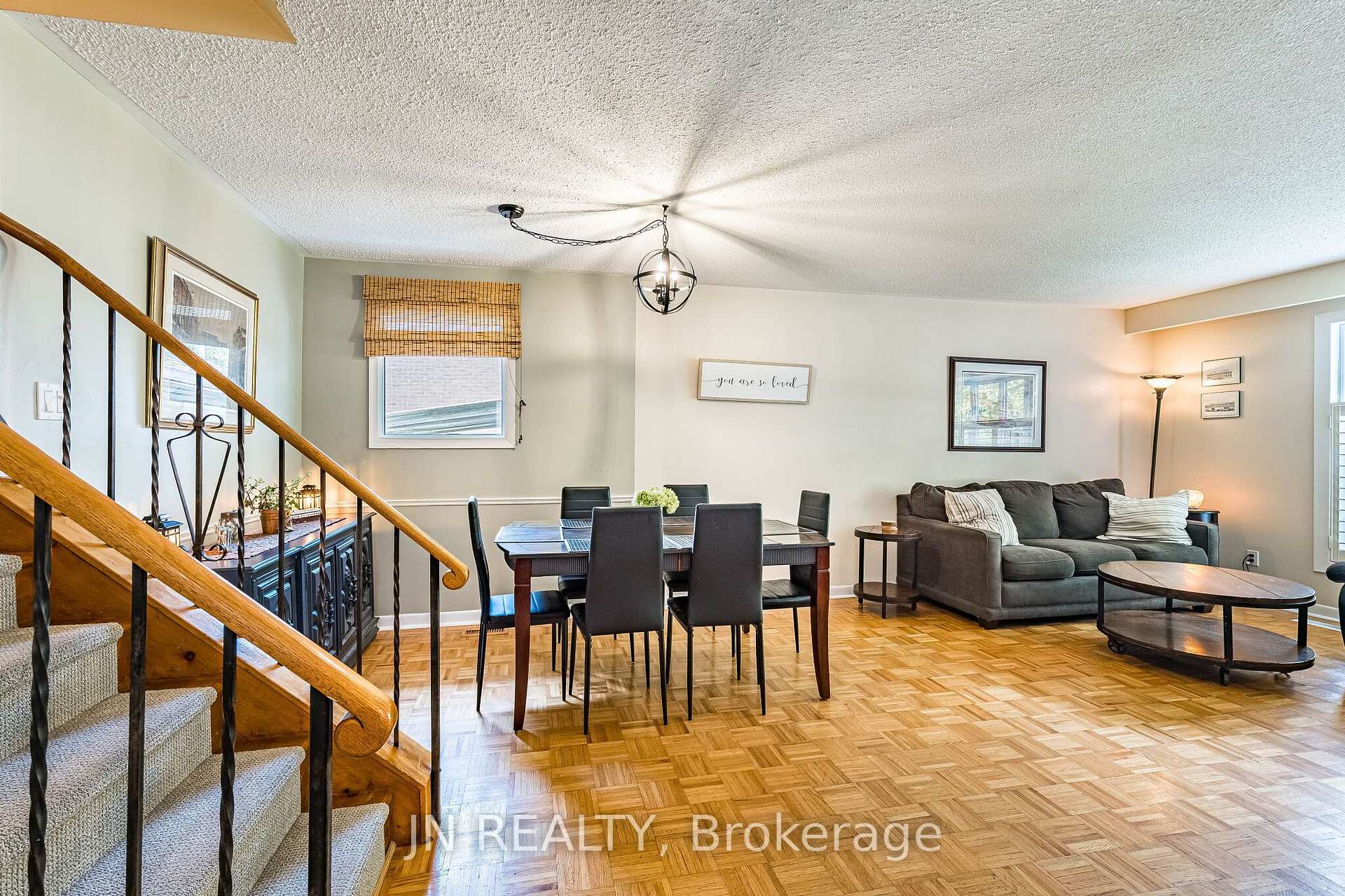 Photo 12 of 49 School Street, East Gwillimbury, Holland Landing — HOMEH