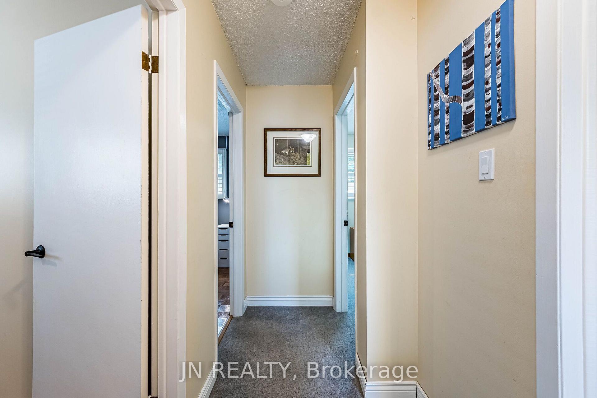 Photo 27 of 49 School Street, East Gwillimbury, Holland Landing — HOMEH