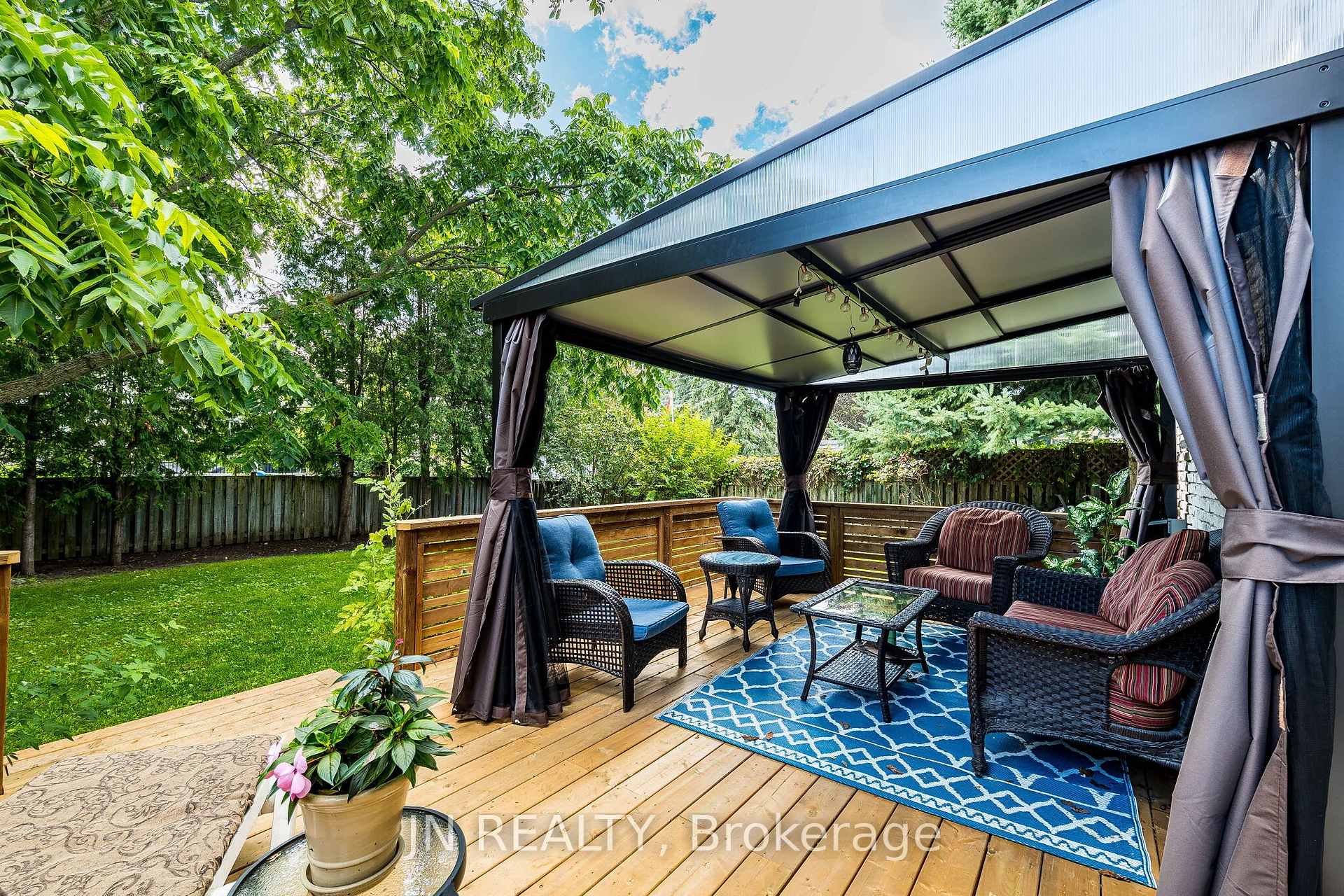 Photo 46 of 49 School Street, East Gwillimbury, Holland Landing — HOMEH