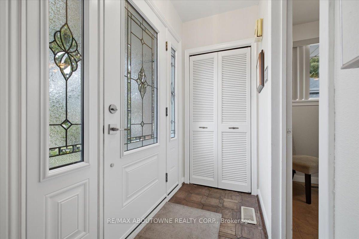 Photo 5 of 343 Duncombe Drive, Burlington, Appleby — HOMEH