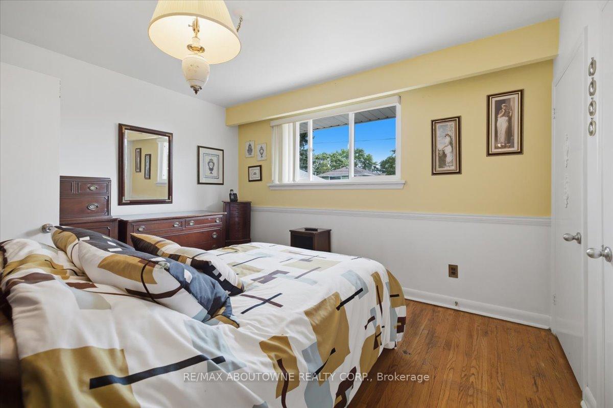 Photo 15 of 343 Duncombe Drive, Burlington, Appleby — HOMEH