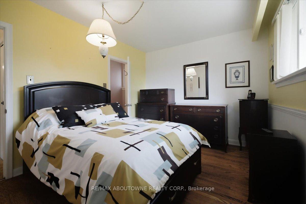 Photo 17 of 343 Duncombe Drive, Burlington, Appleby — HOMEH