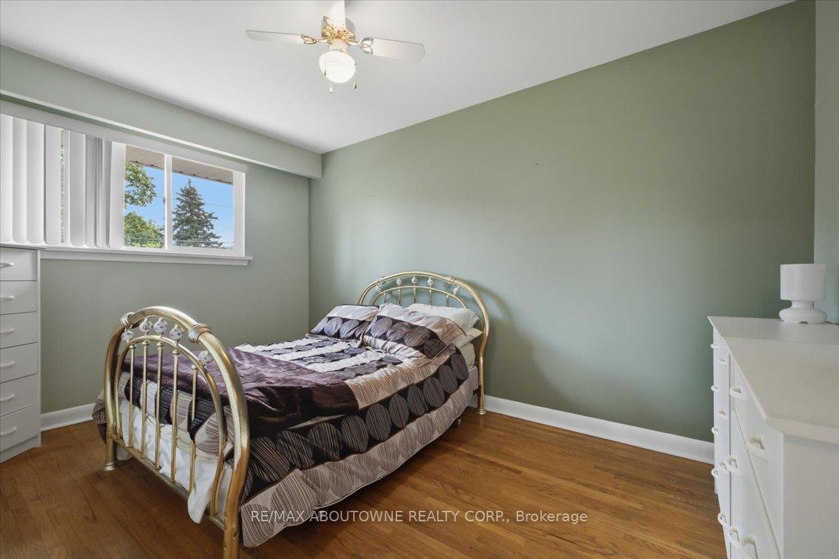 Photo 20 of 343 Duncombe Drive, Burlington, Appleby — HOMEH