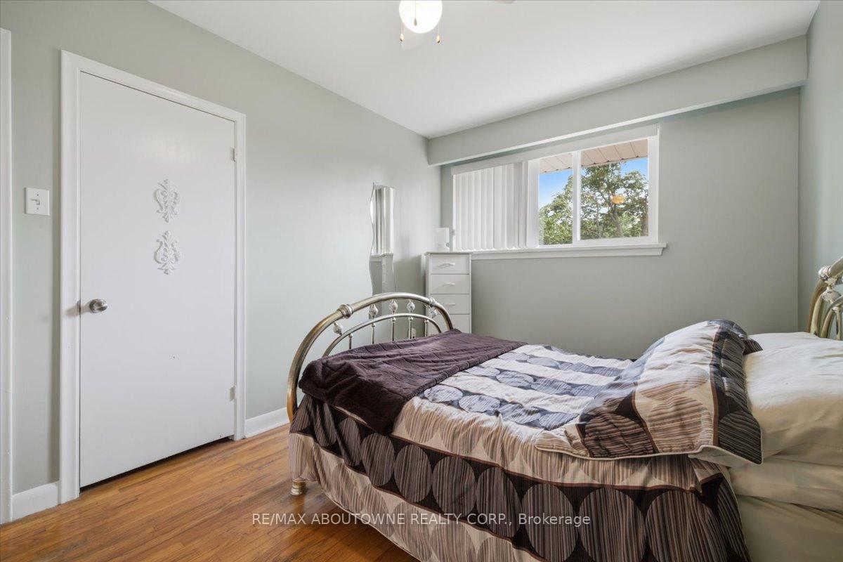 Photo 22 of 343 Duncombe Drive, Burlington, Appleby — HOMEH