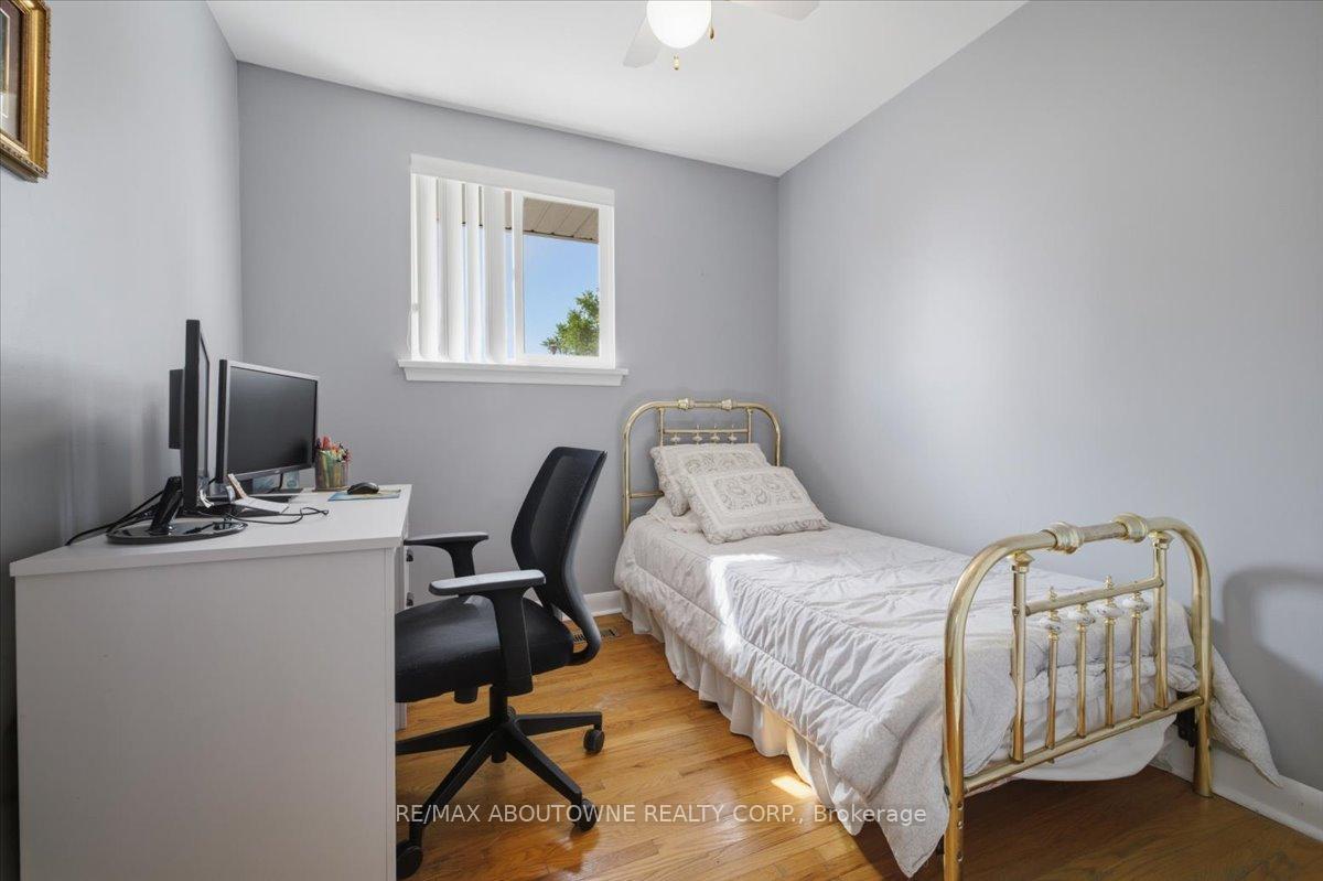 Photo 23 of 343 Duncombe Drive, Burlington, Appleby — HOMEH