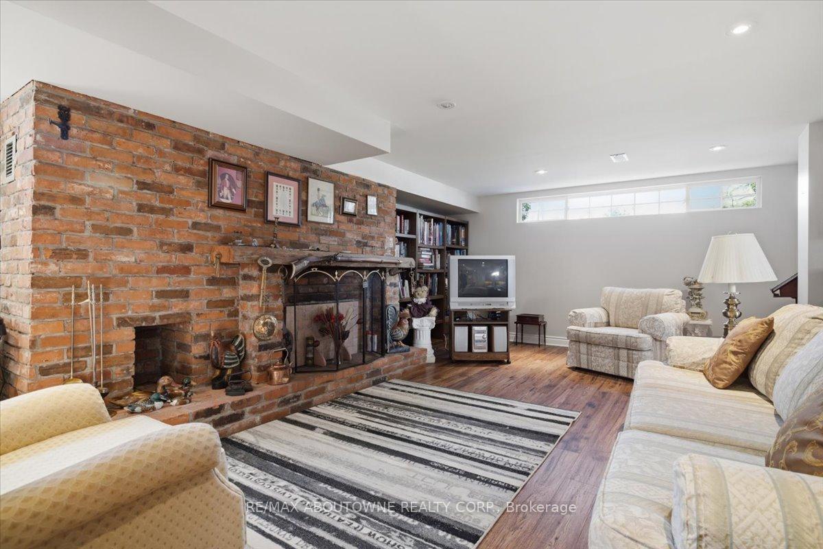 Photo 30 of 343 Duncombe Drive, Burlington, Appleby — HOMEH