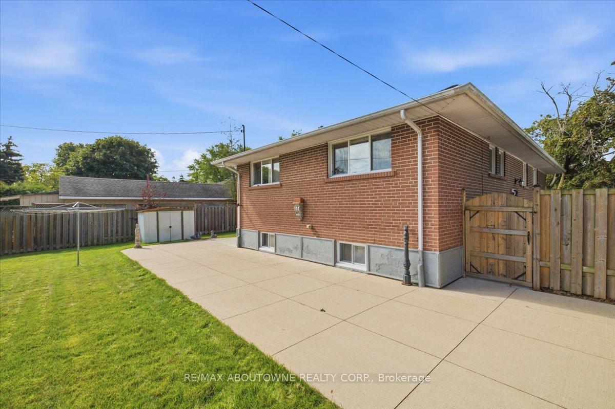 Photo 40 of 343 Duncombe Drive, Burlington, Appleby — HOMEH