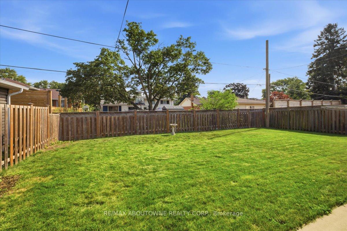 Photo 41 of 343 Duncombe Drive, Burlington, Appleby — HOMEH