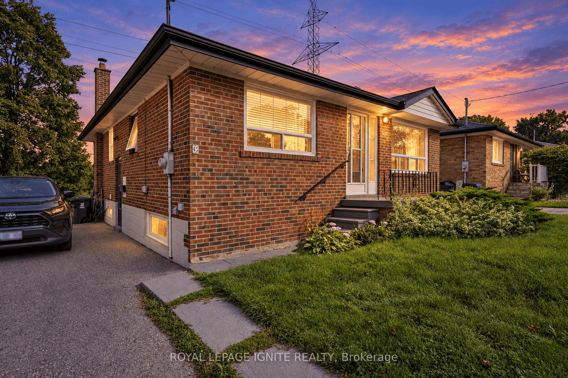 Photo 1 of 45 Redwater Drive, Etobicoke, Rexdale-Kipling — HOMEH