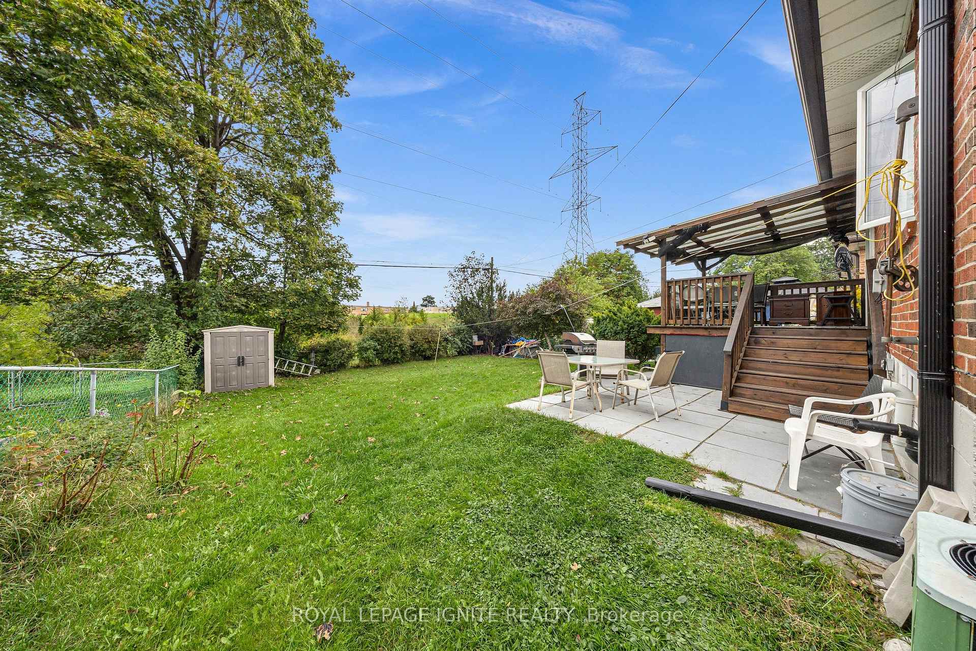 Photo 5 of 45 Redwater Drive, Etobicoke, Rexdale-Kipling — HOMEH
