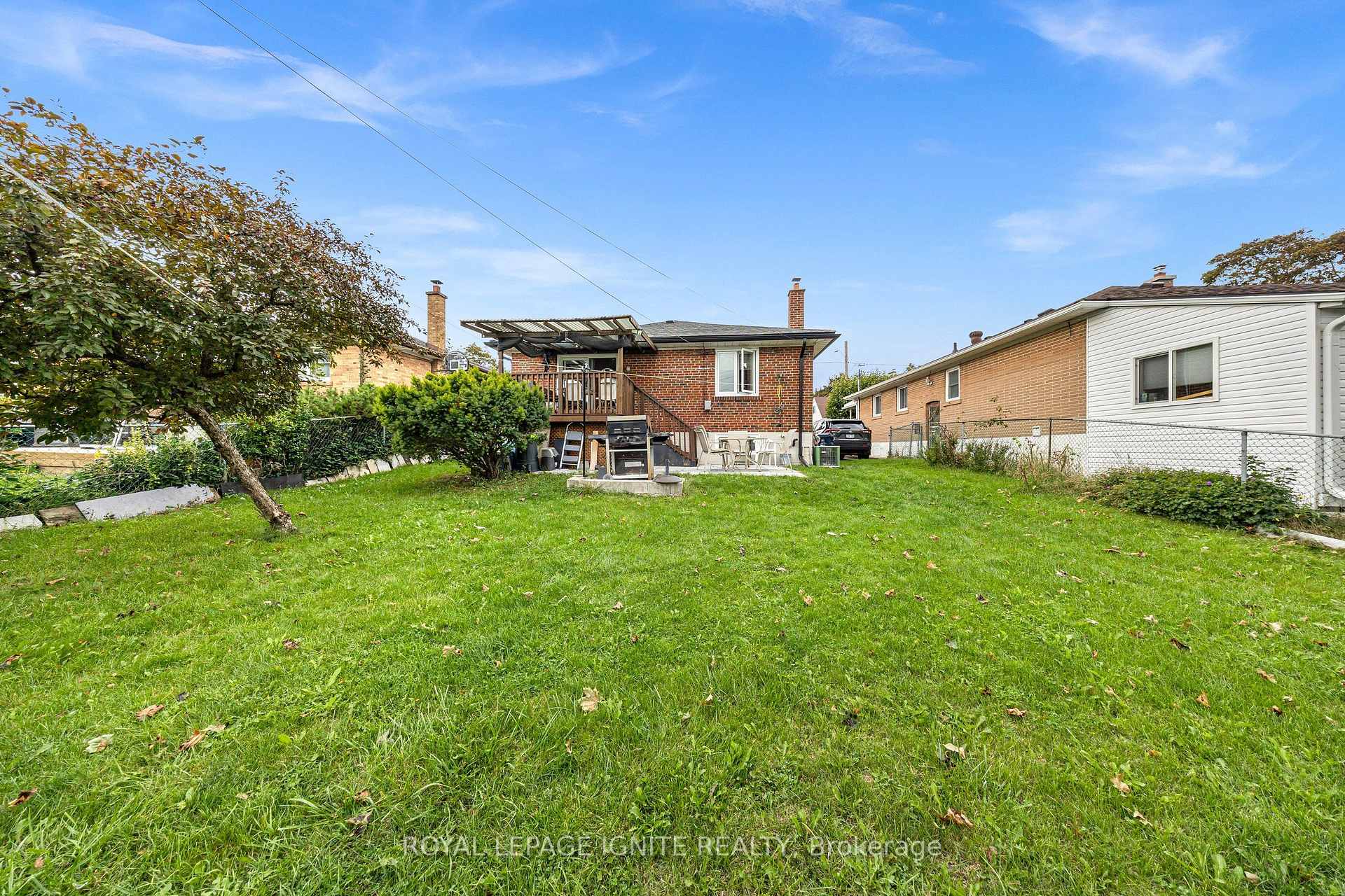 Photo 7 of 45 Redwater Drive, Etobicoke, Rexdale-Kipling — HOMEH