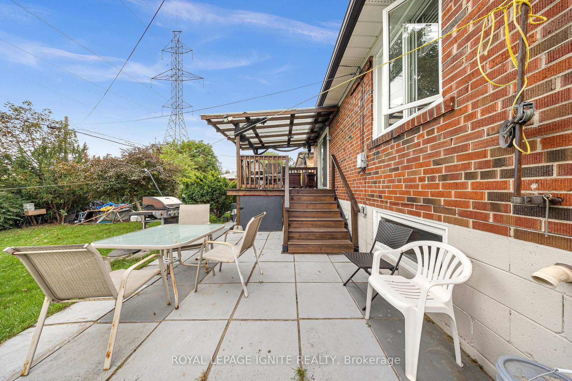 Photo 8 of 45 Redwater Drive, Etobicoke, Rexdale-Kipling — HOMEH