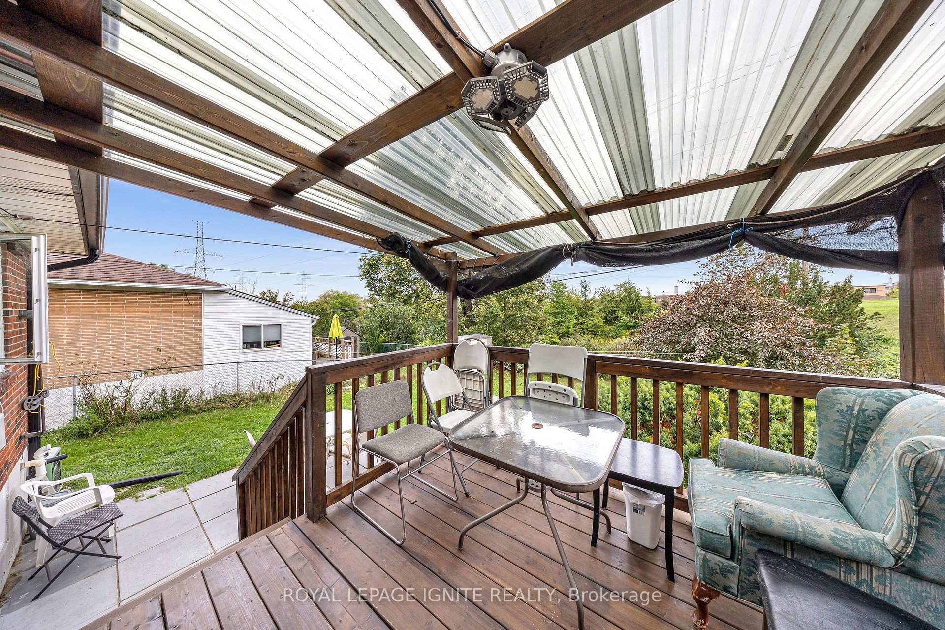 Photo 9 of 45 Redwater Drive, Etobicoke, Rexdale-Kipling — HOMEH