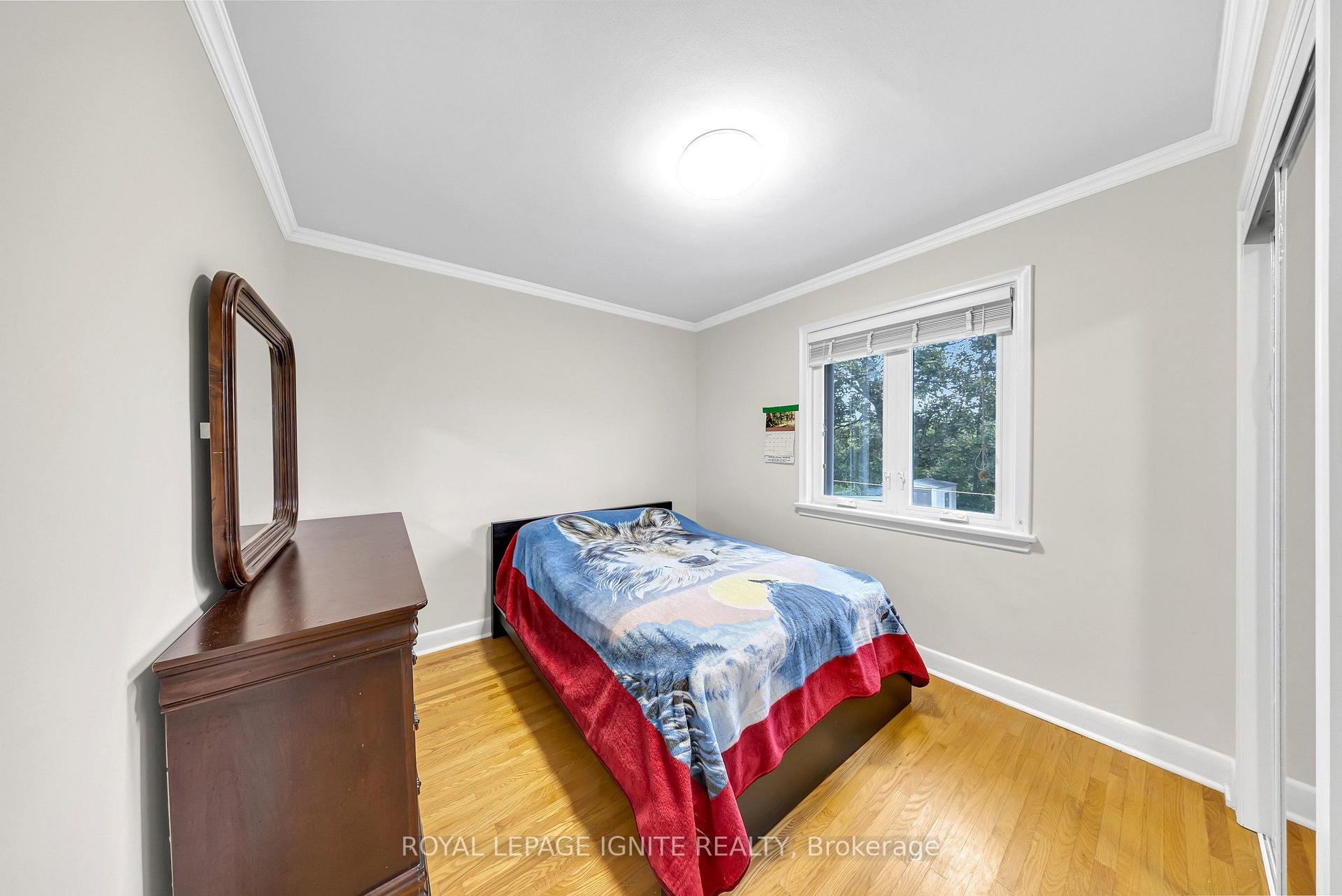 Photo 22 of 45 Redwater Drive, Etobicoke, Rexdale-Kipling — HOMEH