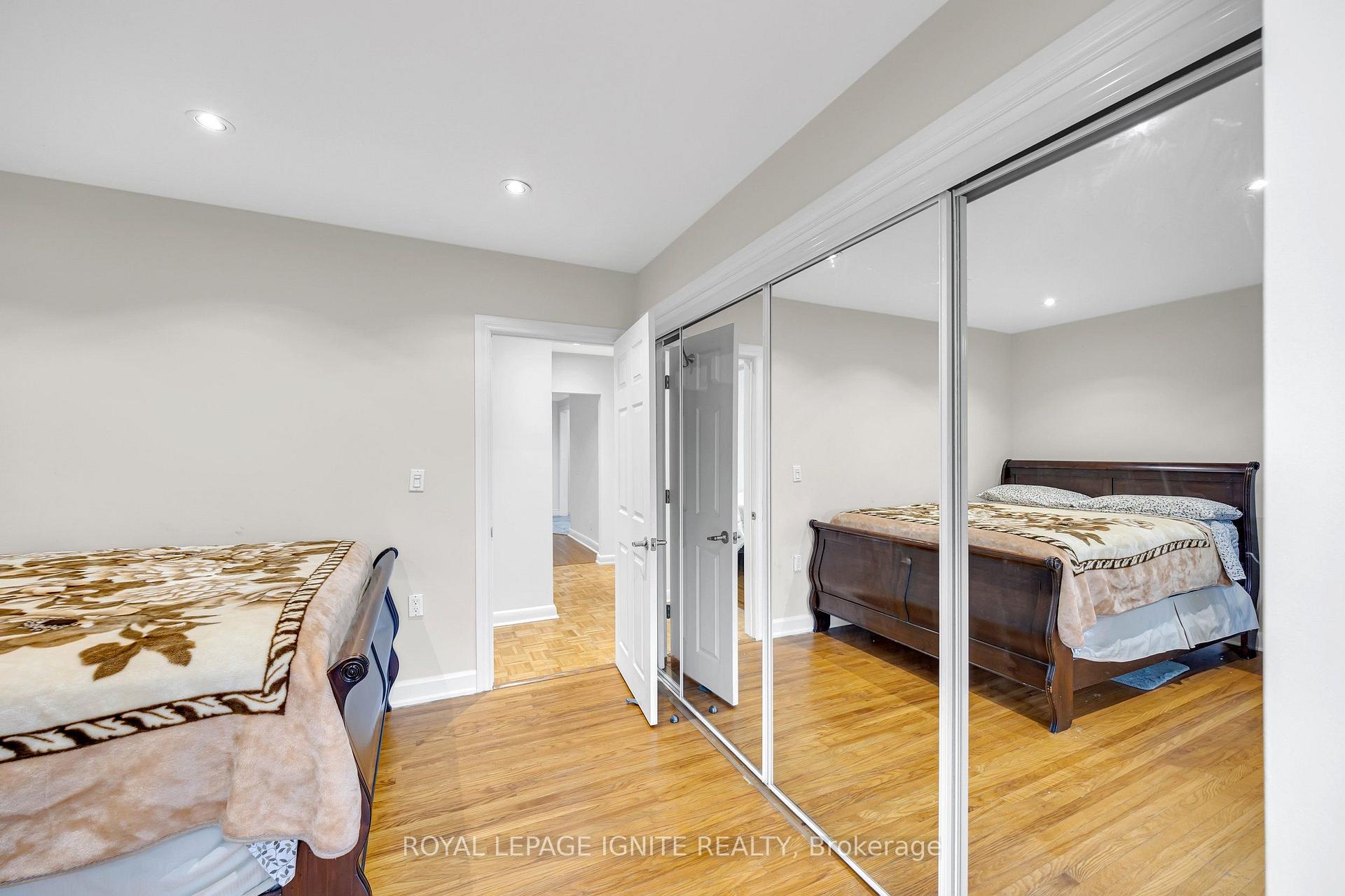 Photo 27 of 45 Redwater Drive, Etobicoke, Rexdale-Kipling — HOMEH
