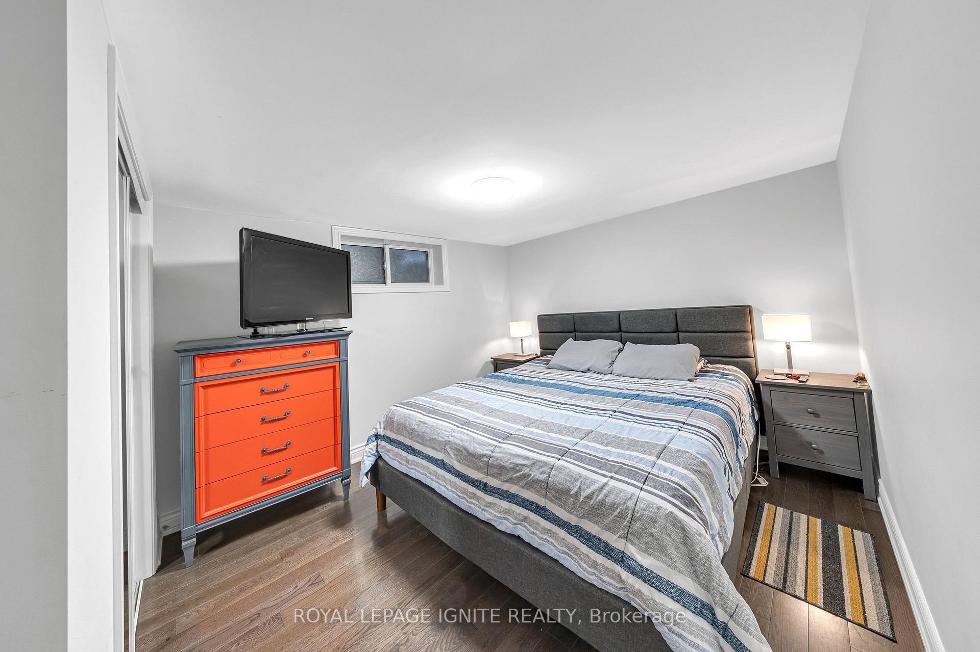 Photo 32 of 45 Redwater Drive, Etobicoke, Rexdale-Kipling — HOMEH