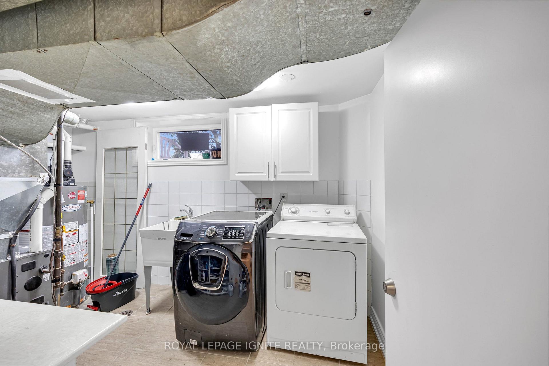 Photo 33 of 45 Redwater Drive, Etobicoke, Rexdale-Kipling — HOMEH