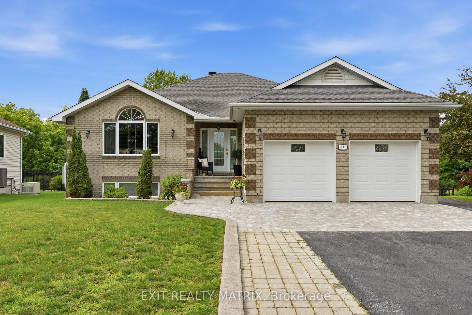 Front of 16 Richelieu Street