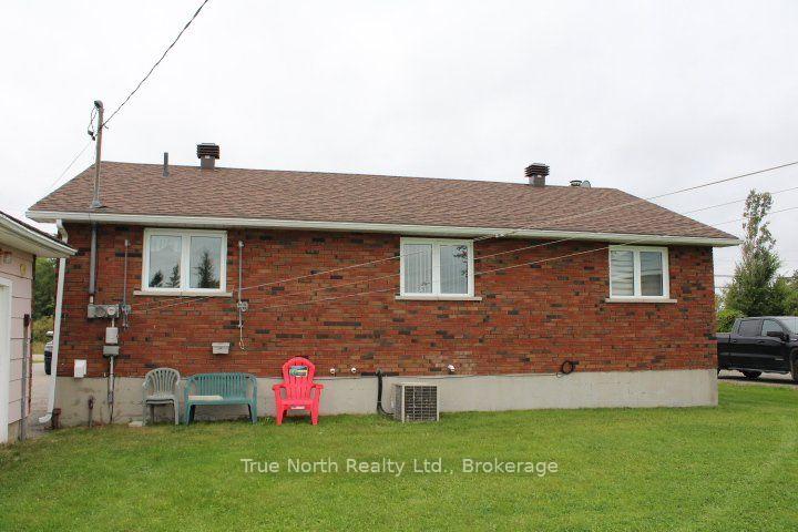 Photo 2 of 286 Government Road N, Kapuskasing — HOMEH