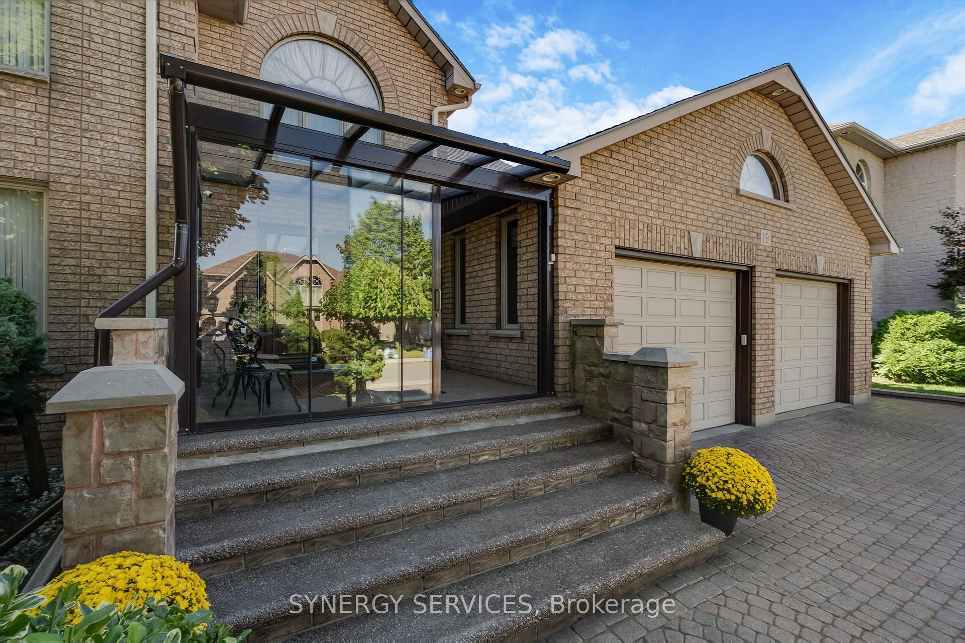Photo 3 of 19 Susan Drive, Hamilton, Gurnett — HOMEH