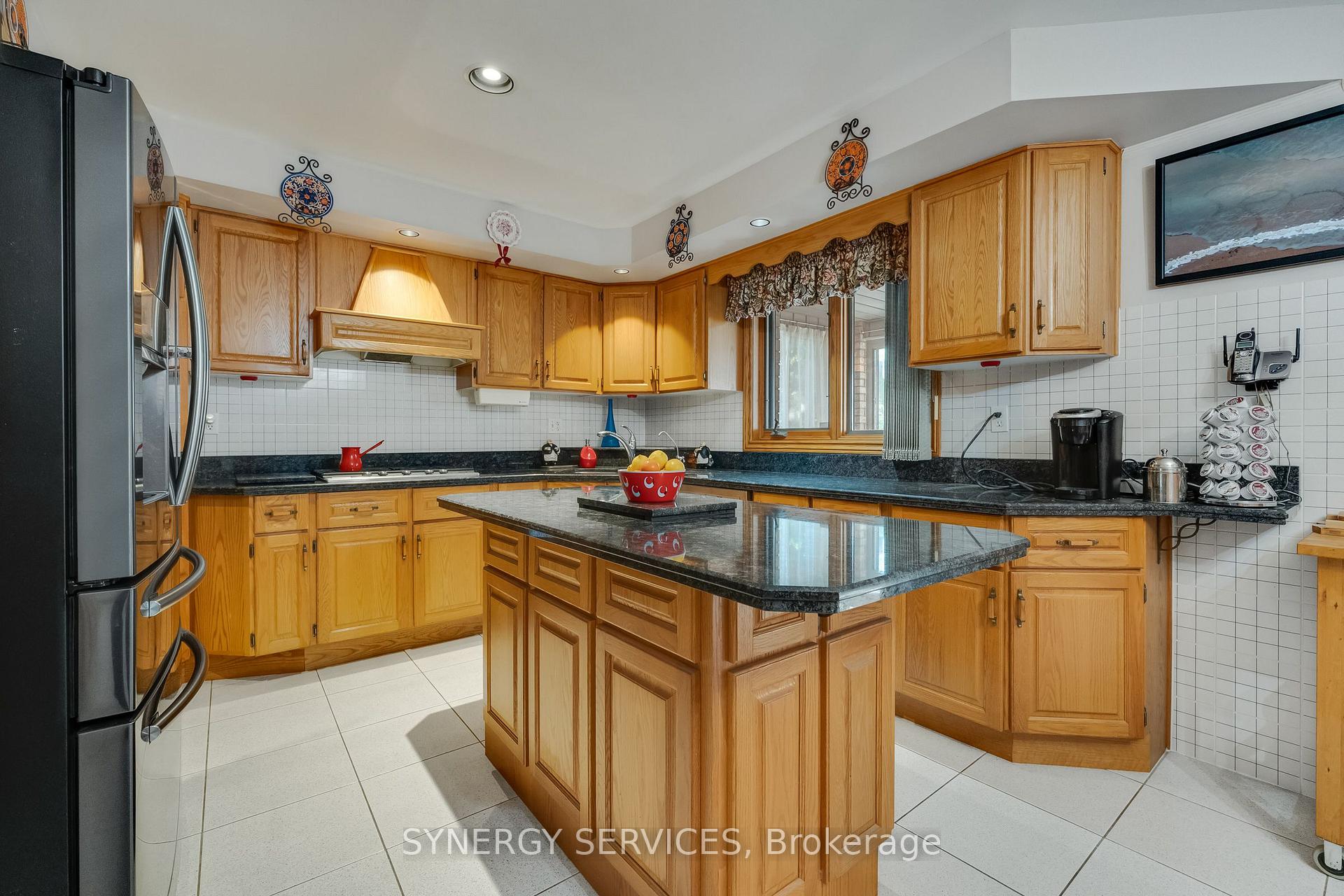 Photo 8 of 19 Susan Drive, Hamilton, Gurnett — HOMEH